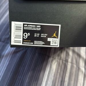 Jordan 1 Mid “Bred Shadow”

Size 9.5 - Brand New